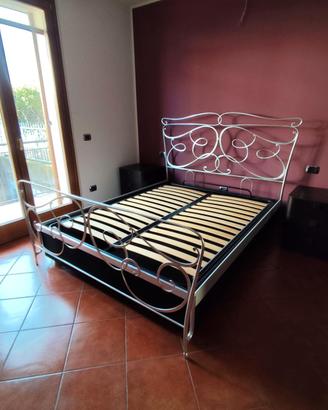Letto matrimoniale in ferro battuto
