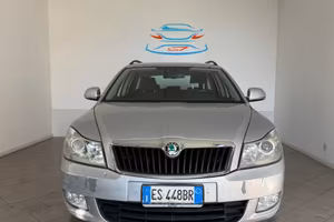 SKODA Octavia 1.6 TDI CR F.AP. Wagon Elegance
