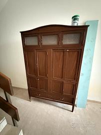 Mobile in legno massello dei primi del novecento