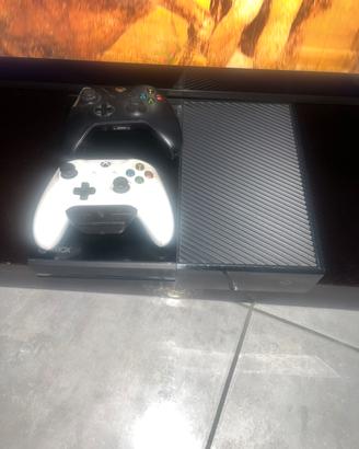 Console XBOX ONE + 2 joistick + 4 giochi