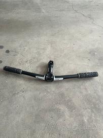 Manubrio flat + attacco fsa