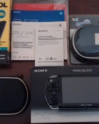 Sony PSP 2004 Slim & Lite nera con accessori