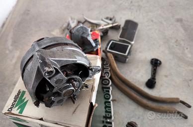 Ricambi auto d'epoca in blocco