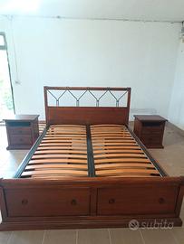 Letto matrimoniale completo con comodini e doghe