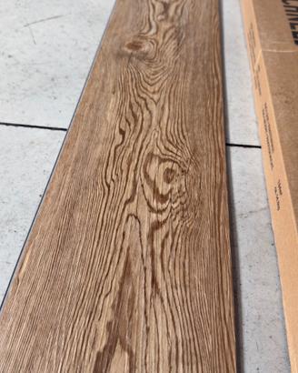 Parquet autoposante stratificato Camaro LOC