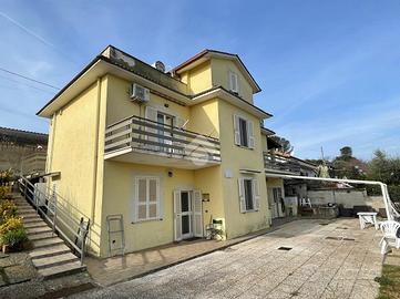 VILLA SINGOLA A GALLICANO NEL LAZIO