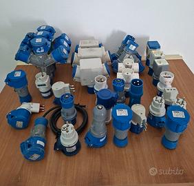Lotto materiale elettrico Industriale 220 v 34 pez