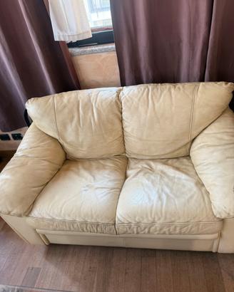 2 divani grandi bianchi