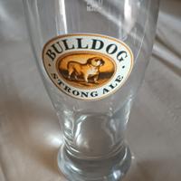 Bicchiere di birra Bulldog