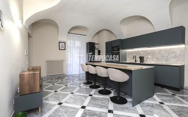 ELEGANTE QUADRILOCALE DI 149 MQ RISTRUTTURATO ED A