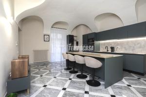 ELEGANTE QUADRILOCALE DI 149 MQ RISTRUTTURATO ED A