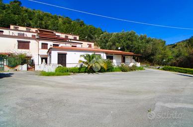 2 LOCALI A CENTOLA