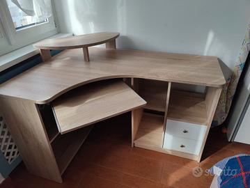scrivania ad angolo