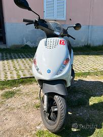 Piaggio Zip 50 4T