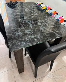 TAVOLO DA PRANZO COMPLETO  + SEDIE E PANCHE