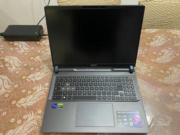 MSI Vector GP68HX 12VH-036IT – RTX 4080, i9-12900H