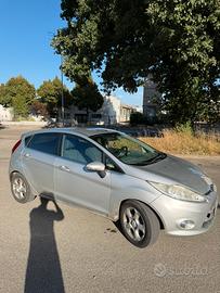 Ford Fiesta 1.5 TDCi 70 CV-Diesel-2010