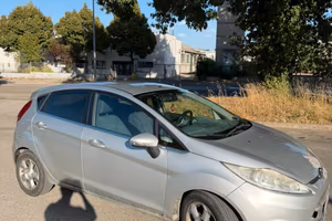 Ford Fiesta 1.5 TDCi 70 CV-Diesel-2010
