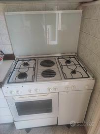 Cucina a gas Ariston bianca