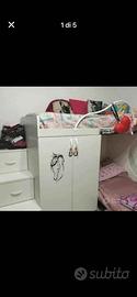 Letto a soppalco con armadio