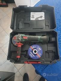 smerigliatrice a batteria 