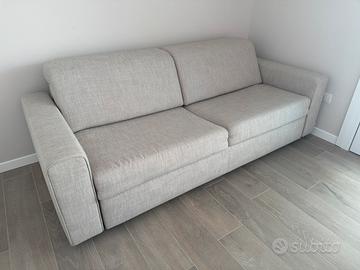 Divano letto matrimoniale