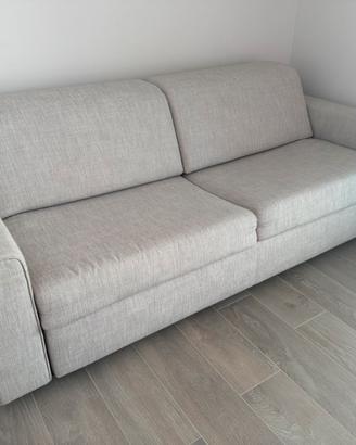 Divano letto matrimoniale