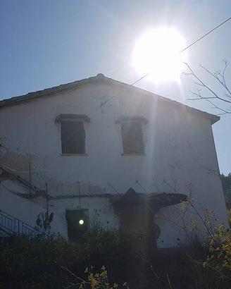 Rustico / Casale di 160 m² con più di 5 locali a T