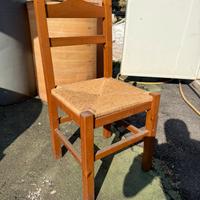 N. 12 Sedie in Legno con Seduta in Paglia
