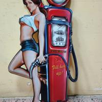 pin-up  pompa benzina 