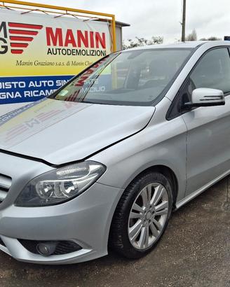 Ricambi Mercedes B180 2014