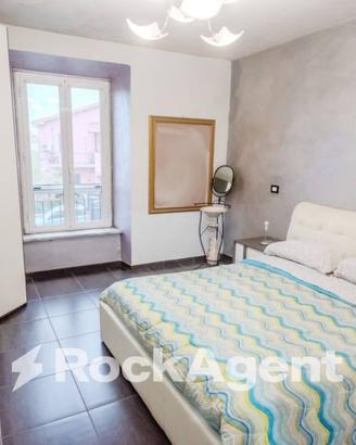 APPARTAMENTO SU DUE LIVELLI CON GIARDINO PRIVATO