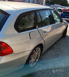 FIANCATA COMPLETA DESTRA BMW SERIE 3 PER RICAMBI