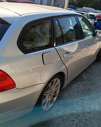FIANCATA COMPLETA DESTRA BMW SERIE 3 PER RICAMBI