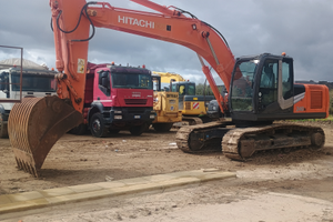 Escavatore Hitachi 240