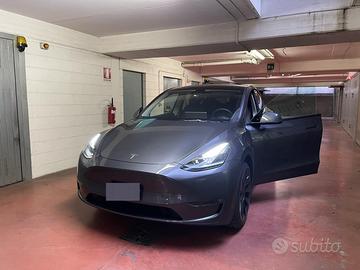 Tesla model Y Long Range AWD