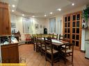 villa-di-340-m²-con-piu-di-5-locali-e-box-auto-dop