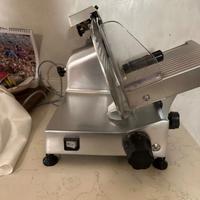 Affettatrice ghisa nuova lama 25 perfetta