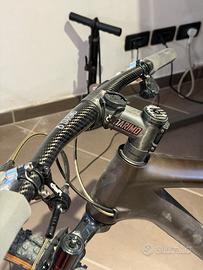 Manubrio Darimo carbonio