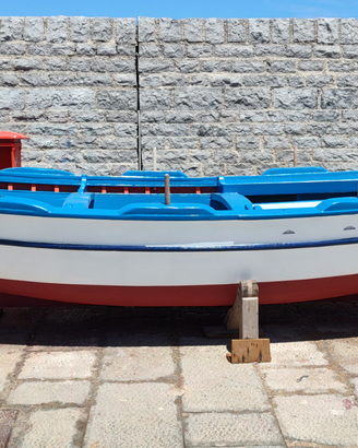 Barca in legno Lancia