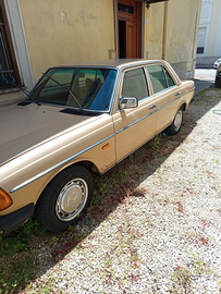 Mercedes 200D