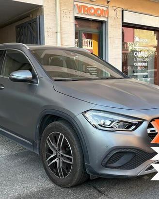 MERCEDES GLA (H247) GLA 180 d Automati...