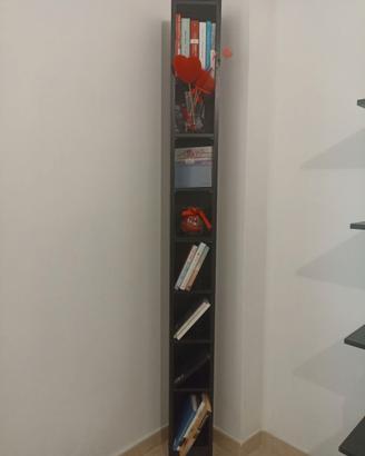 Libreria verticale nera