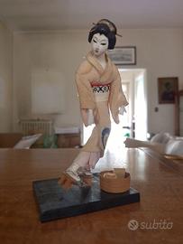 Bambolina giapponese da collezione