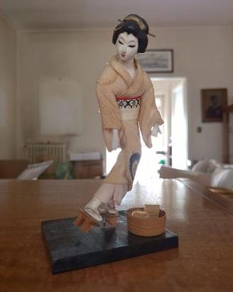 Bambolina giapponese da collezione