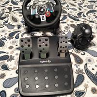 Volante, pedaliera e cambio manuale Logitech 