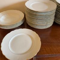 Piatti Richard Ginori con bordo oro