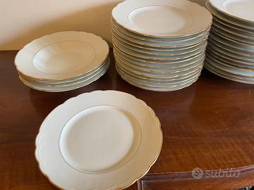 Piatti Richard Ginori con bordo oro