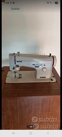 Macchina  da cucire Necchi