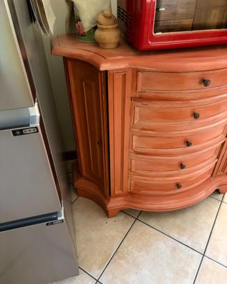 Cassettiera  a cassetti. Di legno